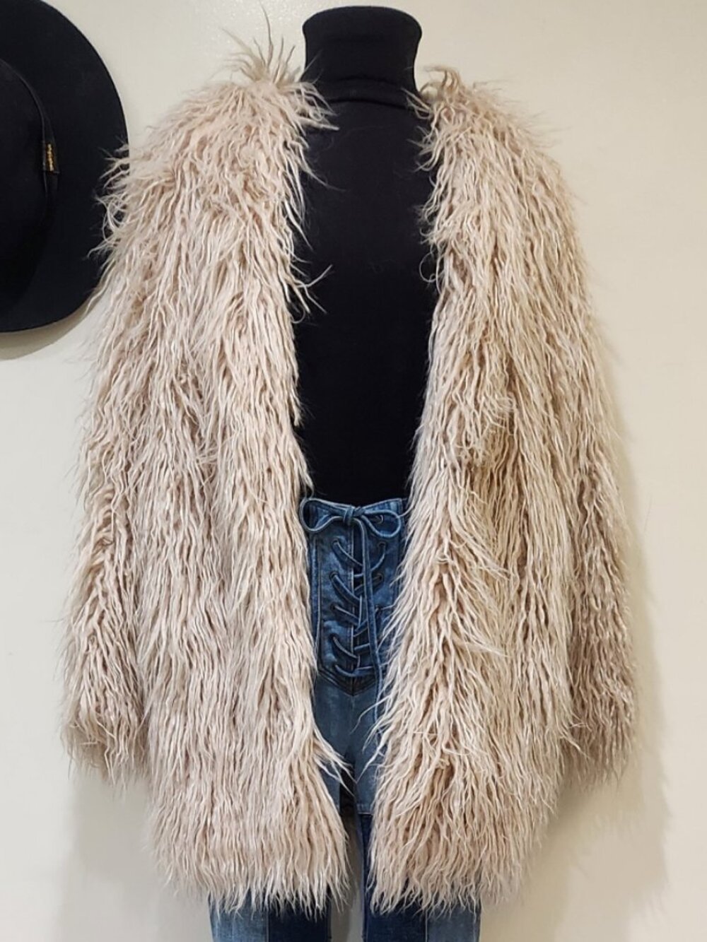 🦋💋UBER GORGE!💋🦋 Free People 70s Vibe Boho-Chic Renata Fur Coat in Sand - Picture 8 of 16